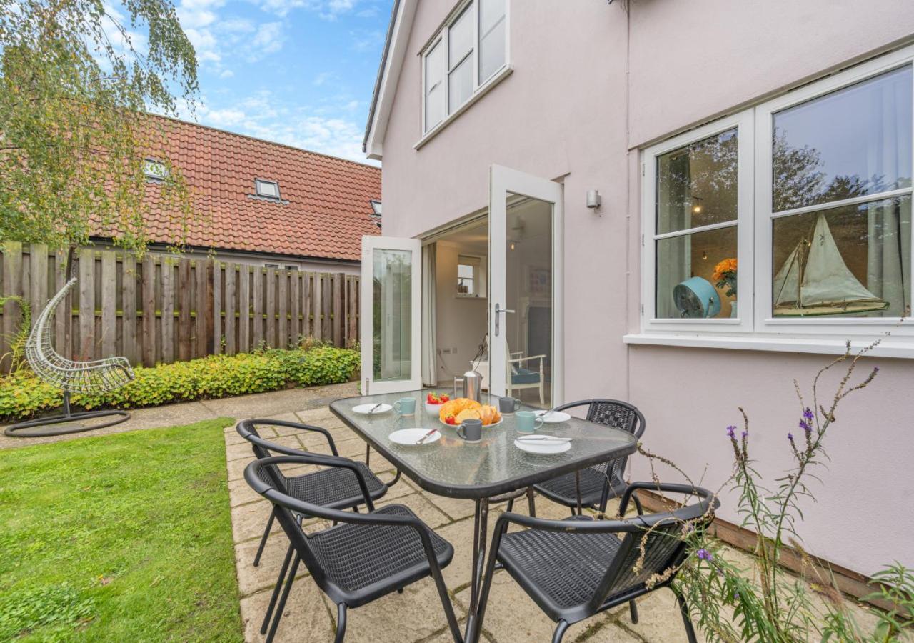 Camomile Cottage Friston Bagian luar foto